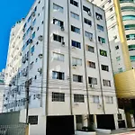Apartamento No Centro Em Balneario Camboriu